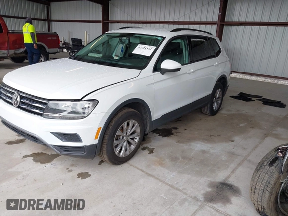 2020 Volkswagen Tiguan S z VIN 3VV1B7AX1LM110352, wystawiony jako IAAI lot #42224581 z przebiegiem 60 597 mil mil oraz . Historia ofert i sprzedaży dostępna na DreamBid. Obrazek 2.