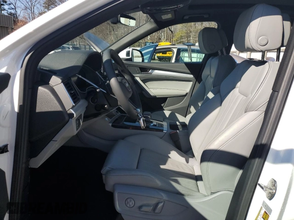 2025 Audi Q5 S line Premium z VIN WA1GAAFY0S2020331, wystawiony jako Copart lot #45718875 z przebiegiem 7314 mil mil oraz Tytuł czysty. Historia ofert i sprzedaży dostępna na DreamBid. Obrazek 7.