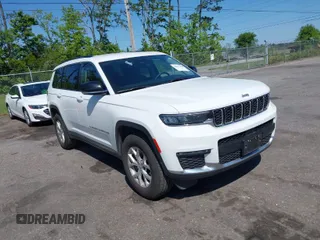 2023 Jeep Grand Cherokee Limited z VIN 1C4RJKBG4P8806722, wystawiony jako IAAI lot #42027826 z przebiegiem 64 482 mil mil oraz . Historia ofert i sprzedaży dostępna na DreamBid. Obrazek 1.