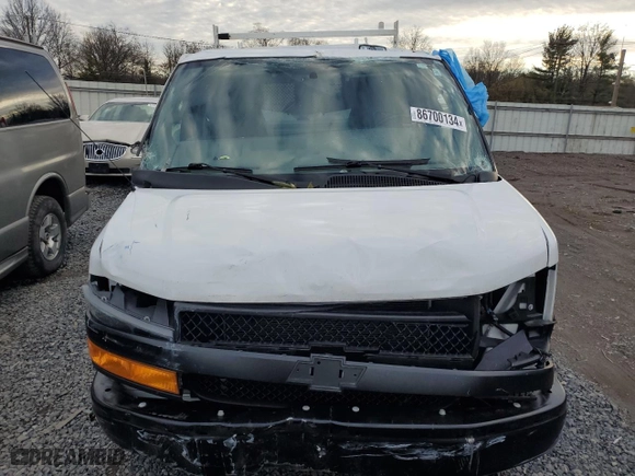 2022 Chevrolet Express Cargo Van with VIN 1GCWGAFP5N1185244, listed as a Copart auction lot 86700134 with 0 mi miles and Salvage Title. Bid and sale history available at carsss.com. Image 5.