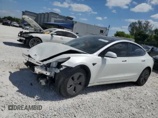 2023 Tesla Model 3 z VIN 5YJ3E1EA3PF495778, wystawiony jako Copart lot #54877465 z przebiegiem 31 525 mil mil oraz Szkoda całkowita • Salvage title. Historia ofert i sprzedaży dostępna na DreamBid. Obrazek 1.