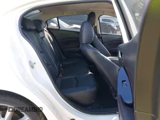 2017 Mazda 3 Grand Touring z VIN 3MZBN1W34HM139393, wystawiony jako IAAI lot #41747788 z przebiegiem 137 275 mil mil oraz . Historia ofert i sprzedaży dostępna na DreamBid. Obrazek 8.