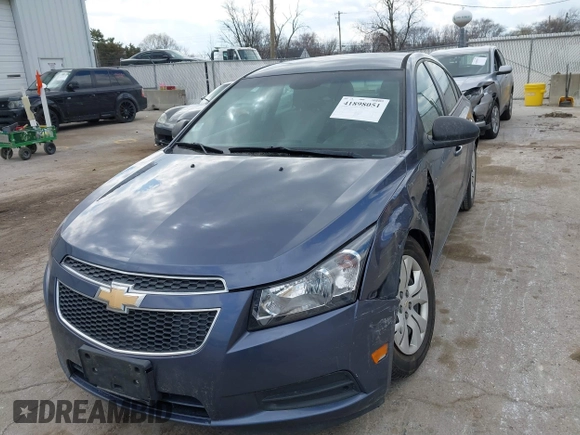 2014 Chevrolet Cruze LS z VIN 1G1PA5SG0E7171051, wystawiony jako IAAI lot #41898051 z przebiegiem 114 087 mil mil oraz . Historia ofert i sprzedaży dostępna na DreamBid. Obrazek 17.