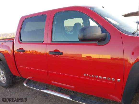 2007 Chevrolet Silverado 1500 LTZ with VIN 2GCEK13M471556251, listed as a IAAI auction lot 41851725 with 197,587 mi miles. Bid and sale history available at carsss.com. Image 13.