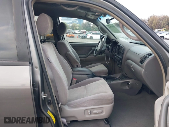 2007 Toyota Sequoia SR5 with VIN 5TDZT34A07S296602, listed as a IAAI auction lot 42067710 with 180,685 mi miles. Bid and sale history available at carsss.com. Image 5.