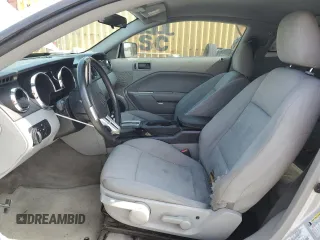 2007 Ford Mustang Deluxe с VIN 1ZVFT80N875282300, выставлен на аукционе Copart как лот 58549175 с пробегом 157 176 миль миль и Списание • Salvage title. История ставок и продаж доступна на DreamBid. Изображение 7.