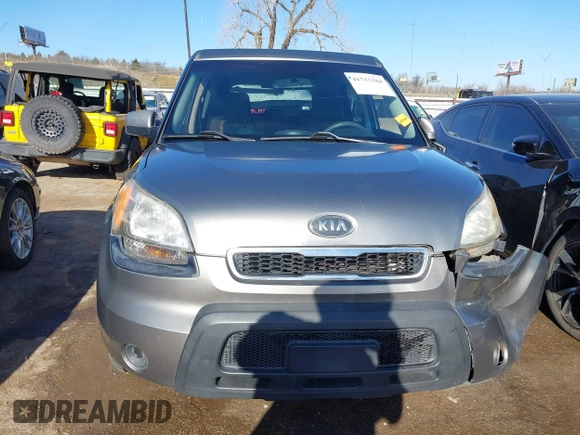 2010 Kia Soul + with VIN KNDJT2A24A7068737, listed as a IAAI auction lot 41733384 with 175,450 mi miles. Bid and sale history available at carsss.com. Image 12.