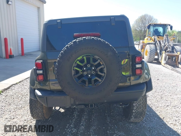 2024 Ford Bronco Raptor z VIN 1FMEE0RR4RLA01295, wystawiony jako IAAI lot #41971950 z przebiegiem 8 246 mil mil oraz . Historia ofert i sprzedaży dostępna na DreamBid. Obrazek 17.