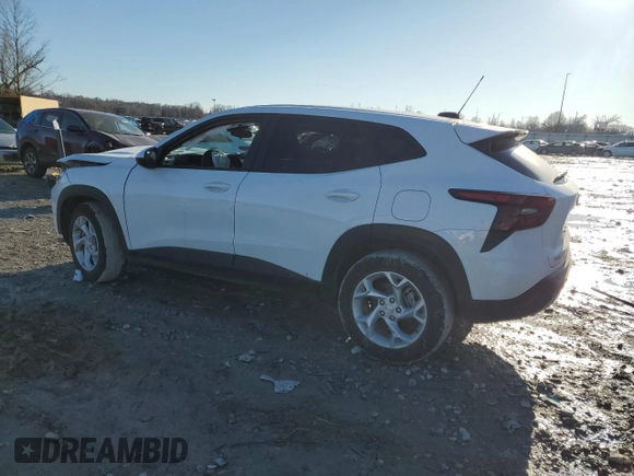 2025 Chevrolet Trax LS with VIN KL77LFEP9SC045001, listed as a Copart auction lot 42746215 with 16,184 mi miles and Salvage Title. Bid and sale history available at DreamBid. Image 2.