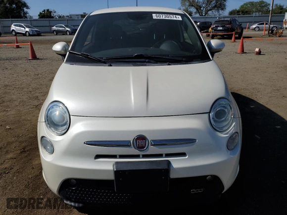 2014 FIAT 500e z VIN 3C3CFFGE0ET173032, wystawiony jako Copart lot #60730574 z przebiegiem 120 996 mil mil oraz Szkoda całkowita • Salvage title. Historia ofert i sprzedaży dostępna na DreamBid. Obrazek 5.