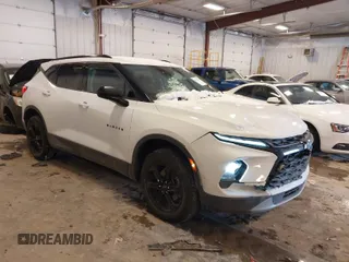 2024 Chevrolet Blazer LT z VIN 3GNKBCR48RS284128, wystawiony jako IAAI lot #41542591 z przebiegiem 2 847 mil mil oraz . Historia ofert i sprzedaży dostępna na DreamBid. Obrazek 1.