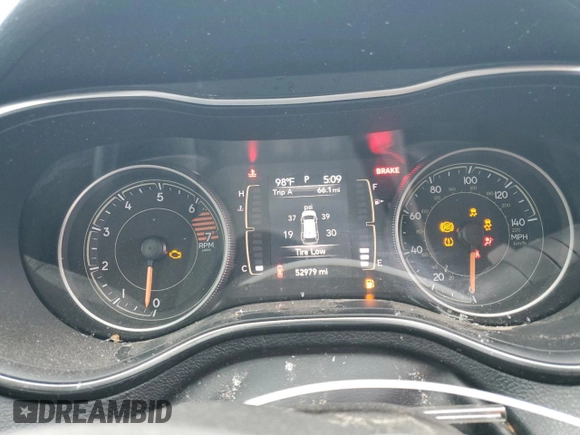 2019 Jeep Cherokee Latitude с VIN 1C4PJLCB5KD232681, выставлен на аукционе Copart как лот 60641735 с пробегом 52 979 миль миль и Списание • Salvage title. История ставок и продаж доступна на DreamBid. Изображение 9.