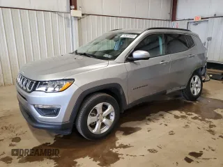 2020 Jeep Compass Latitude with VIN 3C4NJDBB5LT112258, listed as a Copart auction lot 53951855 with 71,949 mi miles and Salvage Title. Bid and sale history available at carsss.com. Image 1.