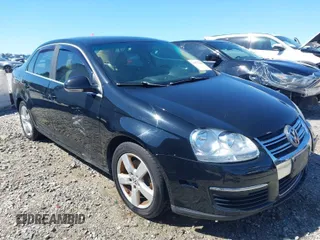 2008 Volkswagen Jetta Sedan SE with VIN 3VWRM71K88M067312, listed as a IAAI auction lot 41722156 with 224,394 mi miles. Bid and sale history available at carsss.com. Image 1.