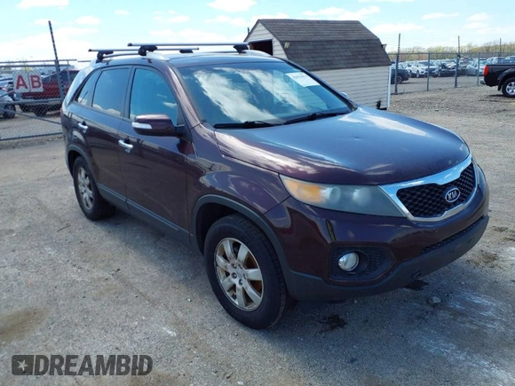 2012 Kia Sorento LX with VIN 5XYKT4A62CG207305, listed as a IAAI auction lot 42033853 with 269,782 mi miles. Bid and sale history available at carsss.com. Image 1.