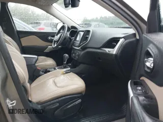 2017 Jeep Cherokee High Altitude z VIN 1C4PJMDS2HW614796, wystawiony jako IAAI lot #42341592 z przebiegiem 97 301 mil mil oraz . Historia ofert i sprzedaży dostępna na DreamBid. Obrazek 5.