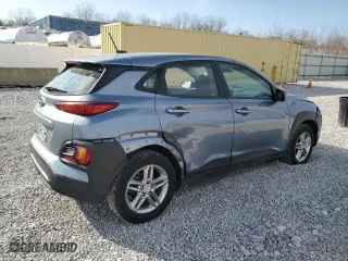 2020 Hyundai Kona SE with VIN KM8K12AAXLU480971, listed as a Copart auction lot 49671085 with 83,510 mi miles and Salvage Title. Bid and sale history available at carsss.com. Image 3.