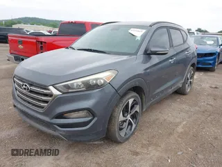 2016 Hyundai Tucson Limited z VIN KM8J33A22GU181677, wystawiony jako IAAI lot #42254025 z przebiegiem 239 287 mil mil oraz . Historia ofert i sprzedaży dostępna na DreamBid. Obrazek 18.