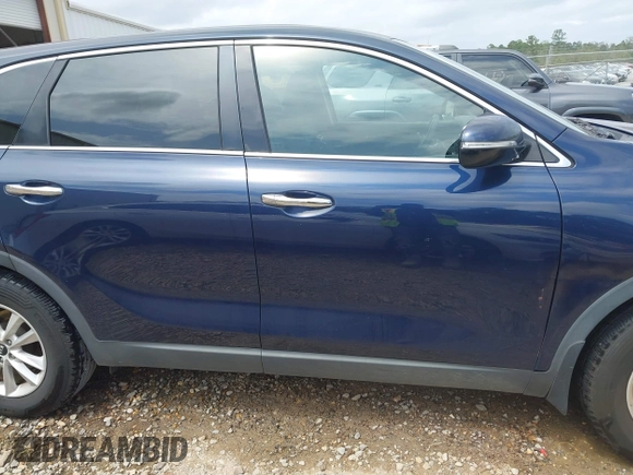 2019 Kia Sorento LX with VIN 5XYPG4A32KG505075, listed as a IAAI auction lot 41918622 with 103,650 mi miles. Bid and sale history available at carsss.com. Image 12.