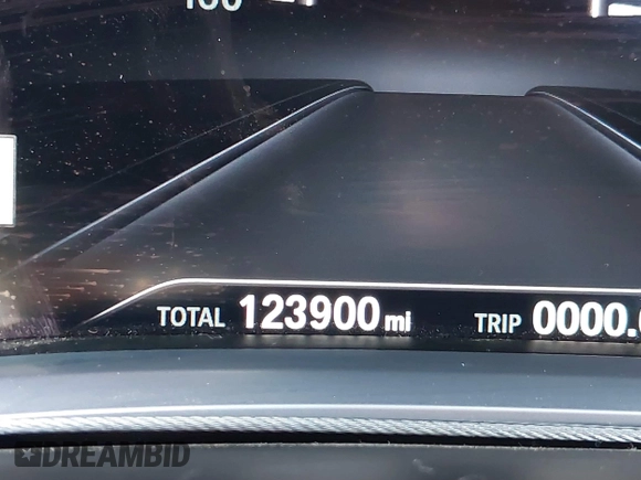 2016 BMW 7 Series 740i with VIN WBA7E2C5XGG739099, listed as a IAAI auction lot 41526038 with 123,900 mi miles. Bid and sale history available at carsss.com. Image 15.