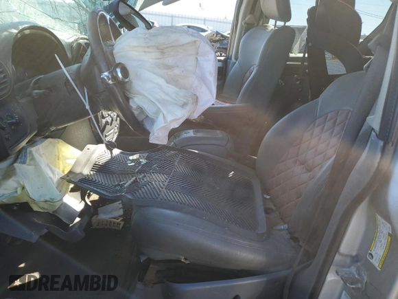 2007 Chrysler Town & Country Limited with VIN 2A8GP64LX7R319657, listed as a Copart auction lot 47926115 with Not Provided miles and Non Repairable. Bid and sale history available at DreamBid. Image 7.