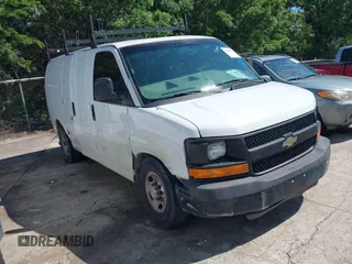 2014 Chevrolet Express Cargo z VIN 1GCWGFBAXE1212680, wystawiony jako IAAI lot #42450162 z przebiegiem 253 657 mil mil oraz . Historia ofert i sprzedaży dostępna na DreamBid. Obrazek 1.