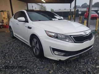 2013 Kia Optima Hybrid EX with VIN KNAGM4AD1D5046230, listed as a IAAI auction lot 41981704 with 209,213 mi miles. Bid and sale history available at carsss.com. Image 1.