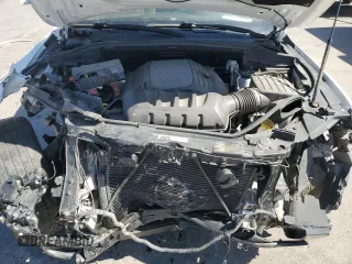 2017 Jeep Grand Cherokee Overland z VIN 1C4RJFCT7HC810183, wystawiony jako Copart lot #53182235 z przebiegiem 95 511 mil mil oraz Szkoda całkowita • Salvage title. Historia ofert i sprzedaży dostępna na DreamBid. Obrazek 12.