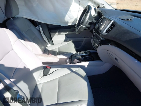 2017 Honda Pilot Touring with VIN 5FNYF5H92HB038893, listed as a IAAI auction lot 41639555 with 100,354 mi miles. Bid and sale history available at carsss.com. Image 5.