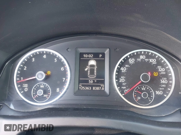 2017 Volkswagen Tiguan Wolfsburg Edition z VIN WVGSV7AXXHK007144, wystawiony jako IAAI lot #41810979 z przebiegiem 125 363 mil mil oraz . Historia ofert i sprzedaży dostępna na DreamBid. Obrazek 7.