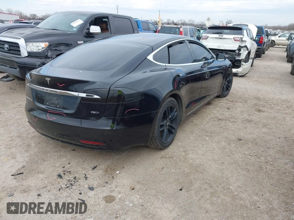 2017 Tesla Model S 100D z VIN 5YJSA1E27HF208282, wystawiony jako IAAI lot #41362736 z przebiegiem 173 162 mil mil oraz . Historia ofert i sprzedaży dostępna na DreamBid. Obrazek 4.