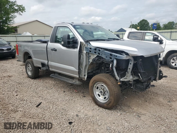 2024 Ford F-250 XL z VIN 1FTBF2BA2REE51567, wystawiony jako Copart lot #59839015 z przebiegiem 8 849 mil mil oraz Szkoda całkowita • Salvage title. Historia ofert i sprzedaży dostępna na DreamBid. Obrazek 4.