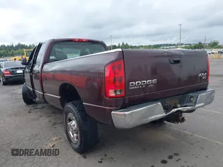 2004 Dodge 3500 ST z VIN 3D7LU38C64G114903, wystawiony jako IAAI lot #40218911 z przebiegiem Nie podano mil oraz . Historia ofert i sprzedaży dostępna na DreamBid. Obrazek 3.