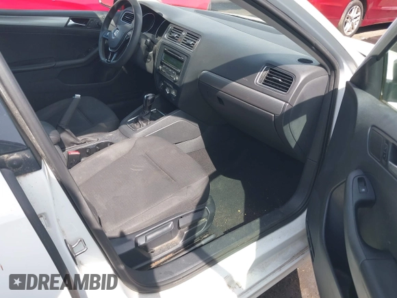 2015 Volkswagen Jetta Sport с VIN 3VWD17AJ6FM302345, выставлен на аукционе IAAI как лот 42226480 с пробегом 143 998 миль миль и . История ставок и продаж доступна на DreamBid. Изображение 5.