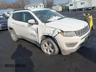 2019 Jeep Compass Latitude with VIN 3C4NJDBB7KT703593, listed as a IAAI auction lot 41490224 with 99,640 mi miles. Bid and sale history available at carsss.com. Image 1.