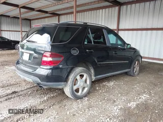 2008 Mercedes-Benz M 350 с VIN 4JGBB86E38A349563, выставлен на аукционе IAAI как лот 42338970 с пробегом 237 107 миль миль и . История ставок и продаж доступна на DreamBid. Изображение 4.