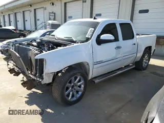 2008 GMC Sierra Denali z VIN 2GTEK638181148677, wystawiony jako Copart lot #48491255 z przebiegiem 240 759 mil mil oraz Szkody całkowita. Historia ofert i sprzedaży dostępna na DreamBid. Obrazek 1.