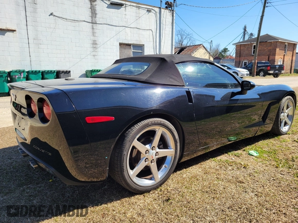 2005 Chevrolet Corvette with VIN 1G1YY34U455117125, listed as a IAAI auction lot 41682835 with 87,600 mi miles and . Bid and sale history available at DreamBid. Image 3.