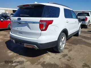 2017 Ford Explorer XLT with VIN 1FM5K7D86HGD86527, listed as a IAAI auction lot 41769032 with 105,619 mi miles and . Bid and sale history available at carsss.com. Image 4.