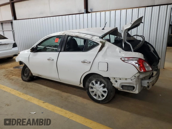 2016 Nissan Versa SV z VIN 3N1CN7AP3GL916917, wystawiony jako Copart lot #55994285 z przebiegiem Nie podano mil oraz Szkoda całkowita • Salvage title. Historia ofert i sprzedaży dostępna na DreamBid. Obrazek 2.