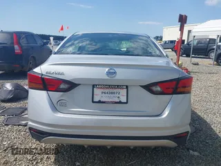 2022 Nissan Altima S z VIN 1N4BL4BV0NN302100, wystawiony jako IAAI lot #42020090 z przebiegiem 70 961 mil mil oraz . Historia ofert i sprzedaży dostępna na DreamBid. Obrazek 17.
