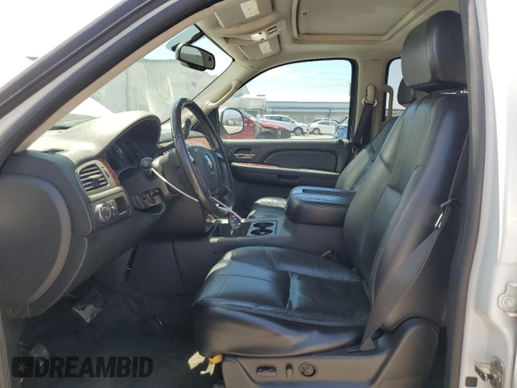 2007 Chevrolet Suburban LT with VIN 1GNFC16057J171613, listed as a Copart auction lot 60154525 with 226,291 mi miles and Salvage title. Bid and sale history available at DreamBid. Image 7.