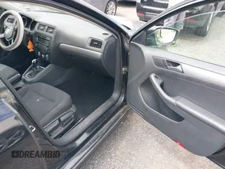 2015 Volkswagen Jetta SE with VIN 3VWD17AJ4FM238189, listed as a IAAI auction lot 42631257 with 92,561 mi miles and . Bid and sale history available at DreamBid. Image 5.