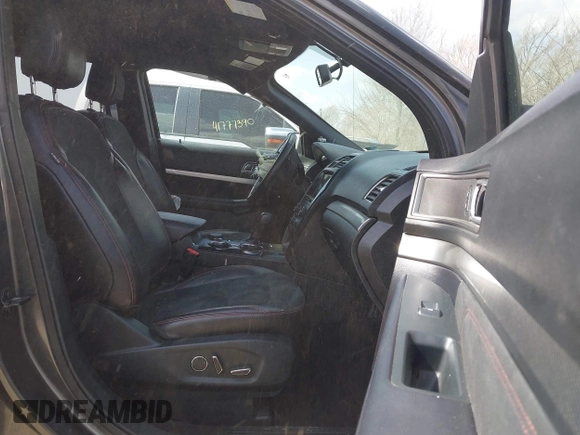 2018 Ford Explorer XLT with VIN 1FM5K8D84JGB01514, listed as a IAAI auction lot 41803132 with 59,107 mi miles and . Bid and sale history available at carsss.com. Image 5.