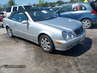 2001 Mercedes-Benz CLK with VIN WDBLK65G51T070320, listed as a IAAI auction lot 42001115 with 81,050 mi miles. Bid and sale history available at carsss.com. Image 1.