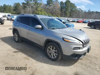 2016 Jeep Cherokee Latitude with VIN 1C4PJLCB8GW287251, listed as a Copart auction lot 47196545 with 175,773 mi miles and Salvage Title. Bid and sale history available at carsss.com. Image 4.