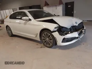 2020 BMW 5 Series 540i xDrive z VIN WBAJS3C0XLWW78586, wystawiony jako IAAI lot #41380055 z przebiegiem 44 310 mil mil oraz . Historia ofert i sprzedaży dostępna na DreamBid. Obrazek 1.