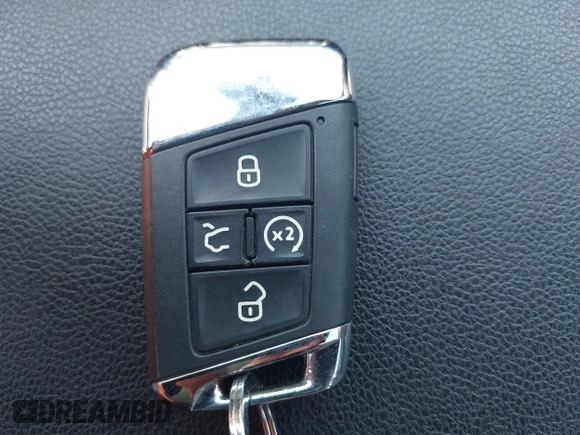 2023 Volkswagen Atlas SEL Premium R-Line z VIN 1V2FE2CA1PC218595, wystawiony jako IAAI lot #42223877 z przebiegiem 48 477 mil mil oraz . Historia ofert i sprzedaży dostępna na DreamBid. Obrazek 11.