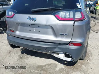 2019 Jeep Cherokee Latitude with VIN 1C4PJMCB0KD105214, listed as a IAAI auction lot 41720808 with 50,080 mi miles. Bid and sale history available at carsss.com. Image 6.