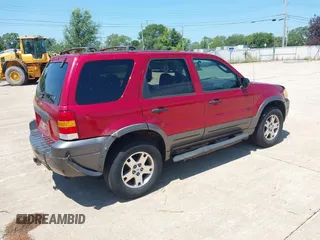 2005 Ford Escape XLT z VIN 1FMYU03125KA93980, wystawiony jako IAAI lot #42851032 z przebiegiem 196 031 mil mil oraz . Historia ofert i sprzedaży dostępna na DreamBid. Obrazek 4.